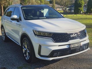 2022  Kia Sorento GT-Line SUV (Clear White) Used Car Thumbnail