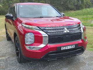 2023  Mitsubishi Outlander LS SUV (Red Diamond) Used Car Thumbnail