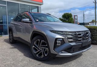 2024 Hyundai Tucson Premium SUV (Shimmering Silver) New Car Thumbnail