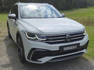 2024  Volkswagen Tiguan 162TSI R-Line Allspace SUV (Pure White) Used Car Thumbnail