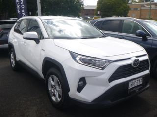 2021 Toyota RAV4 GX SUV (Glacier White) Used Car Thumbnail
