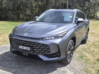 2024  MG HS Excite SUV (Lunar Grey) Used Car Thumbnail