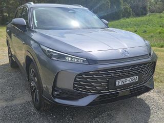 2024  MG HS Excite SUV (Lunar Grey) Used Car Thumbnail