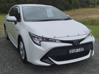 2022  Toyota Corolla Ascent Sport Hybrid Hatch (Glacier White) Used Car Thumbnail