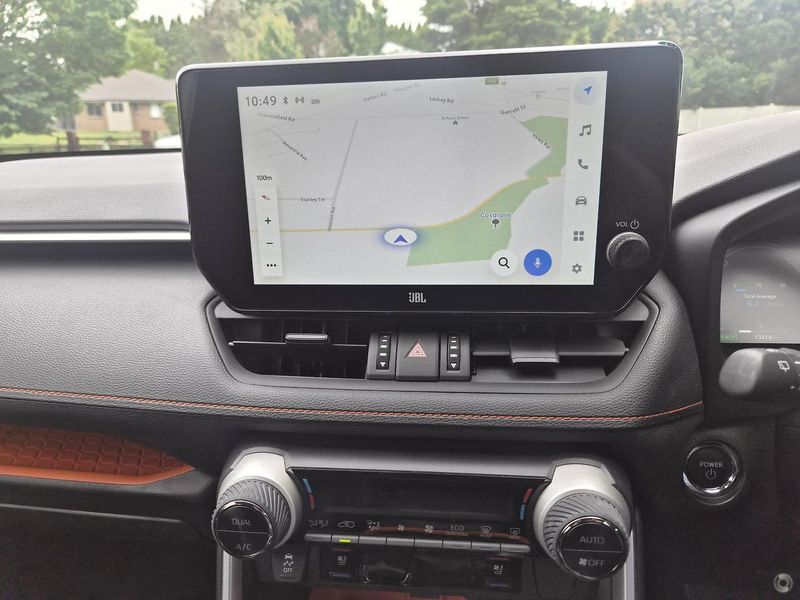 2023 Toyota RAV4 Edge Auto eFour Photo 8