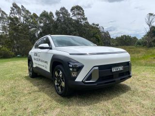 2025  Hyundai Kona Hybrid SUV (Atlas White) Demo Car Thumbnail